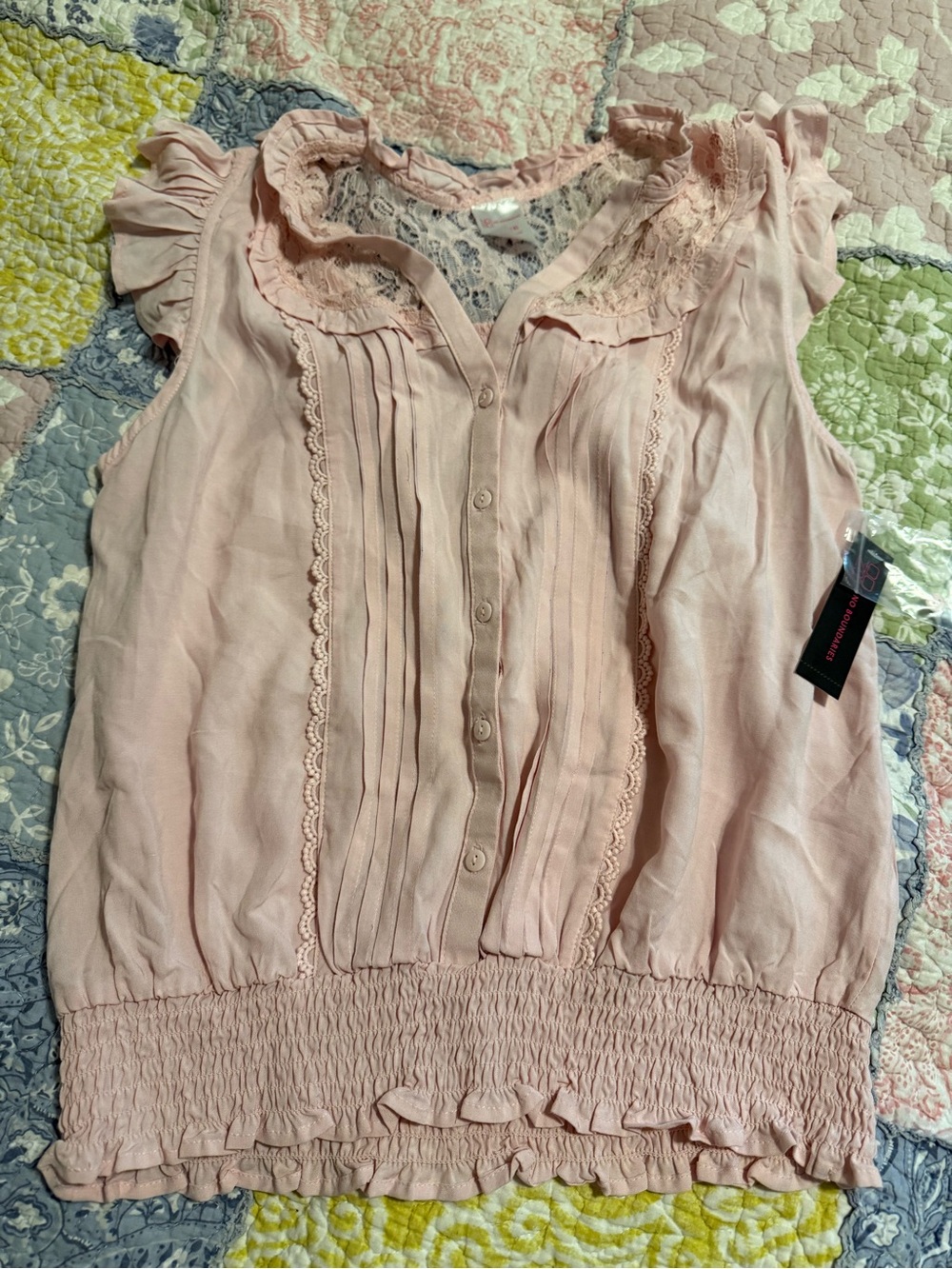 No Boundaries Pale Pink Lace-Trim Ruffled Blouse with smocked hem size Large NWT